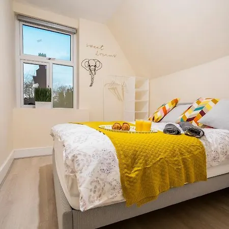 Deluxe 2-Bedroom Flat With Free Parking Birmingham Exterior photo