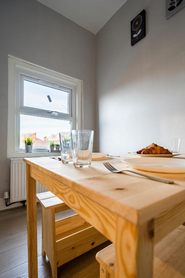 Apartamento Deluxe 2-bedroom Flat With Free Parking Birmingam