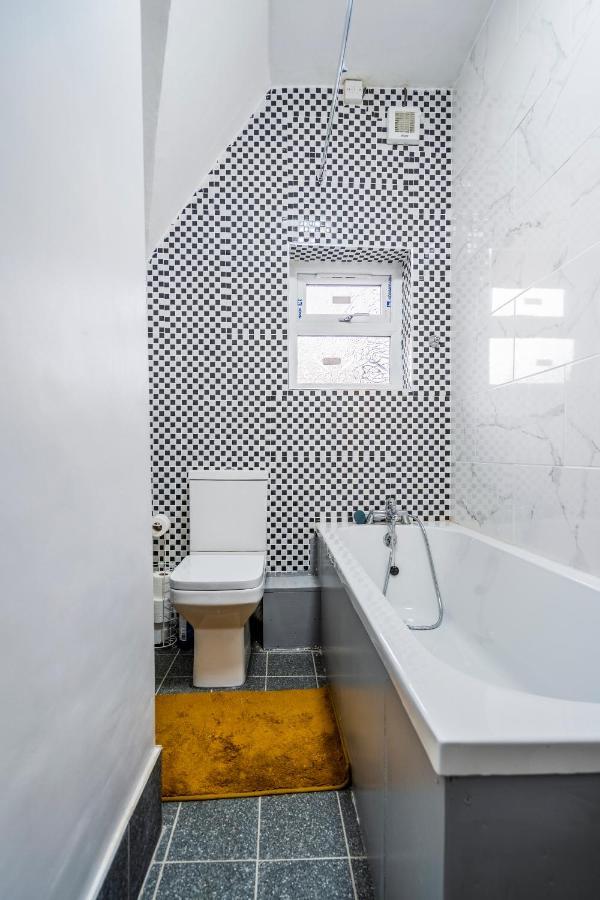 Apartamento Deluxe 2-bedroom Flat With Free Parking *